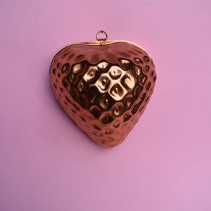 Copper cake pan / Jell-O mold • Strawberry